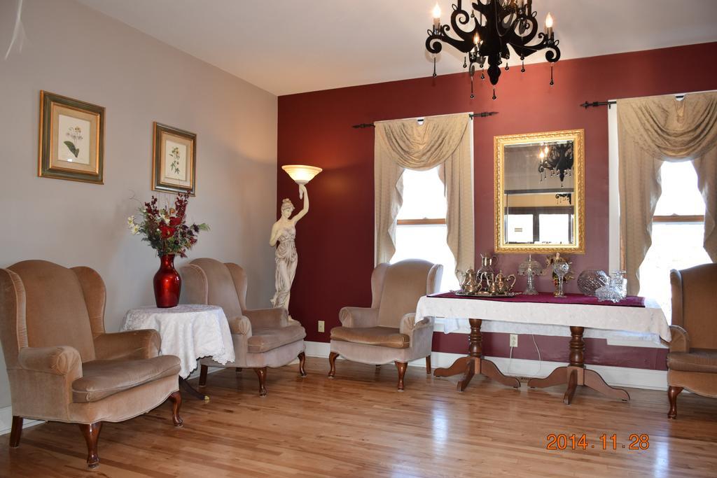 Auberge Wild Rose Inn Moncton Exterior photo