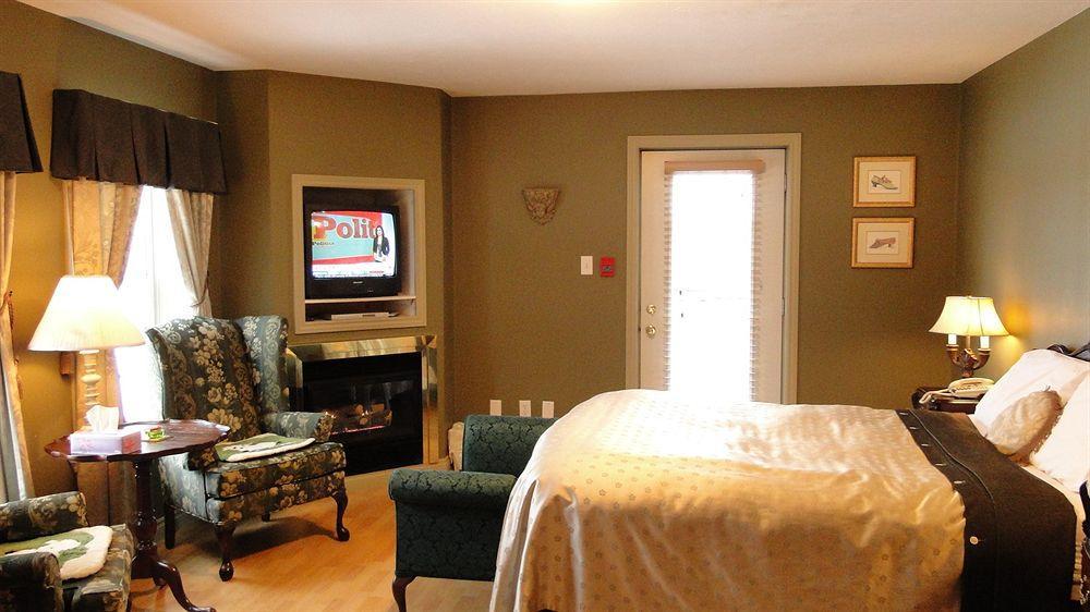 Auberge Wild Rose Inn Moncton Exterior photo