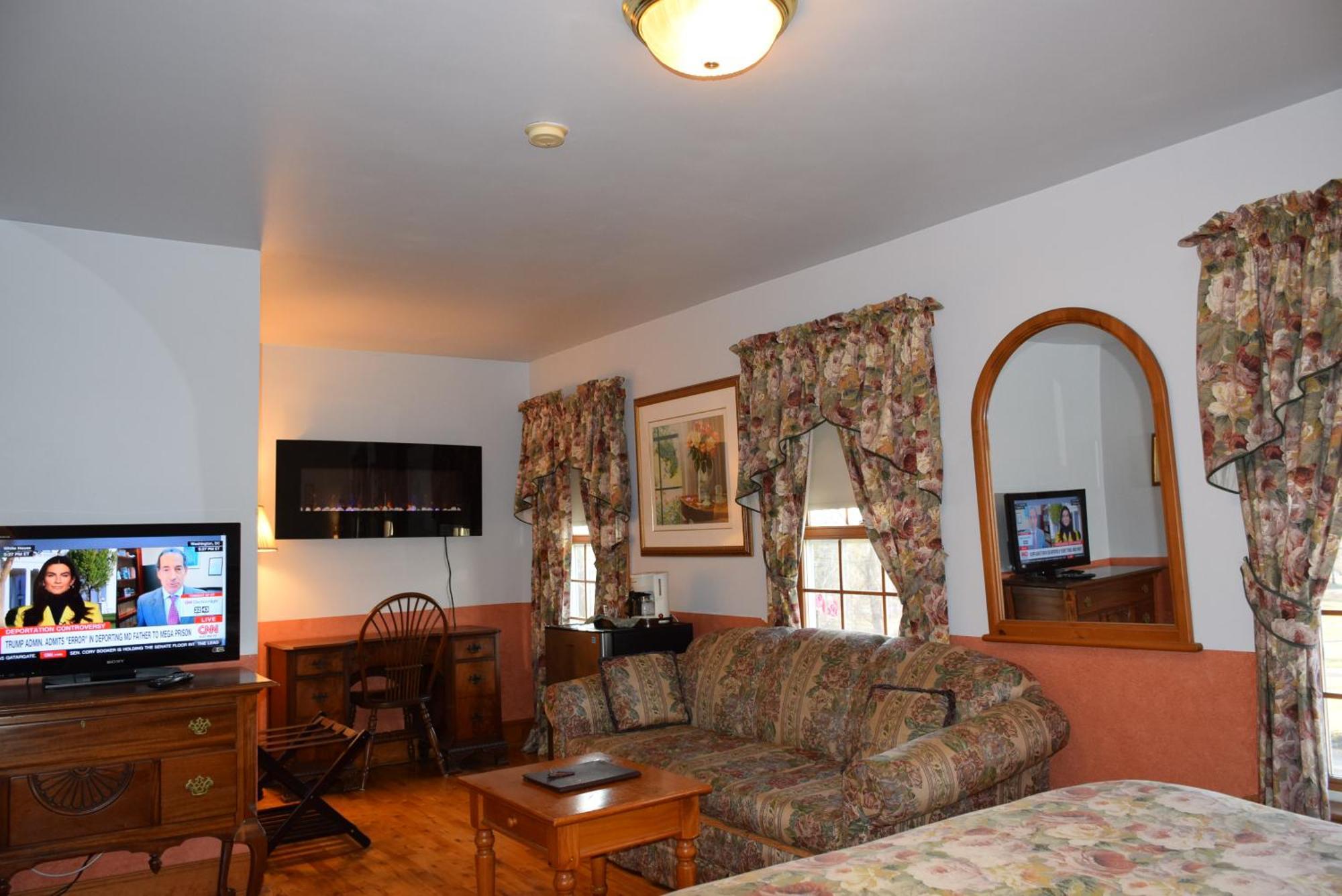 Auberge Wild Rose Inn Moncton Exterior photo