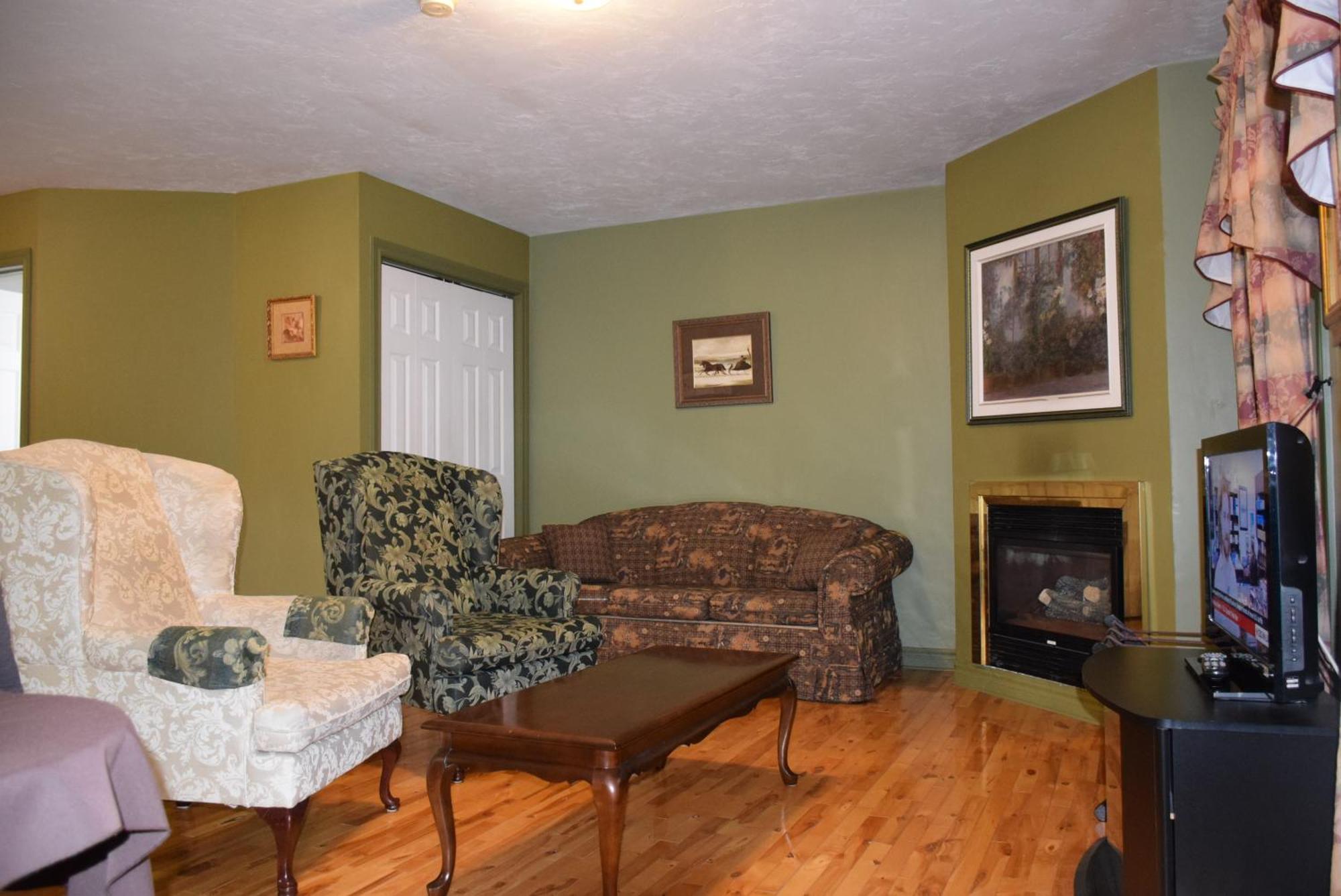 Auberge Wild Rose Inn Moncton Exterior photo