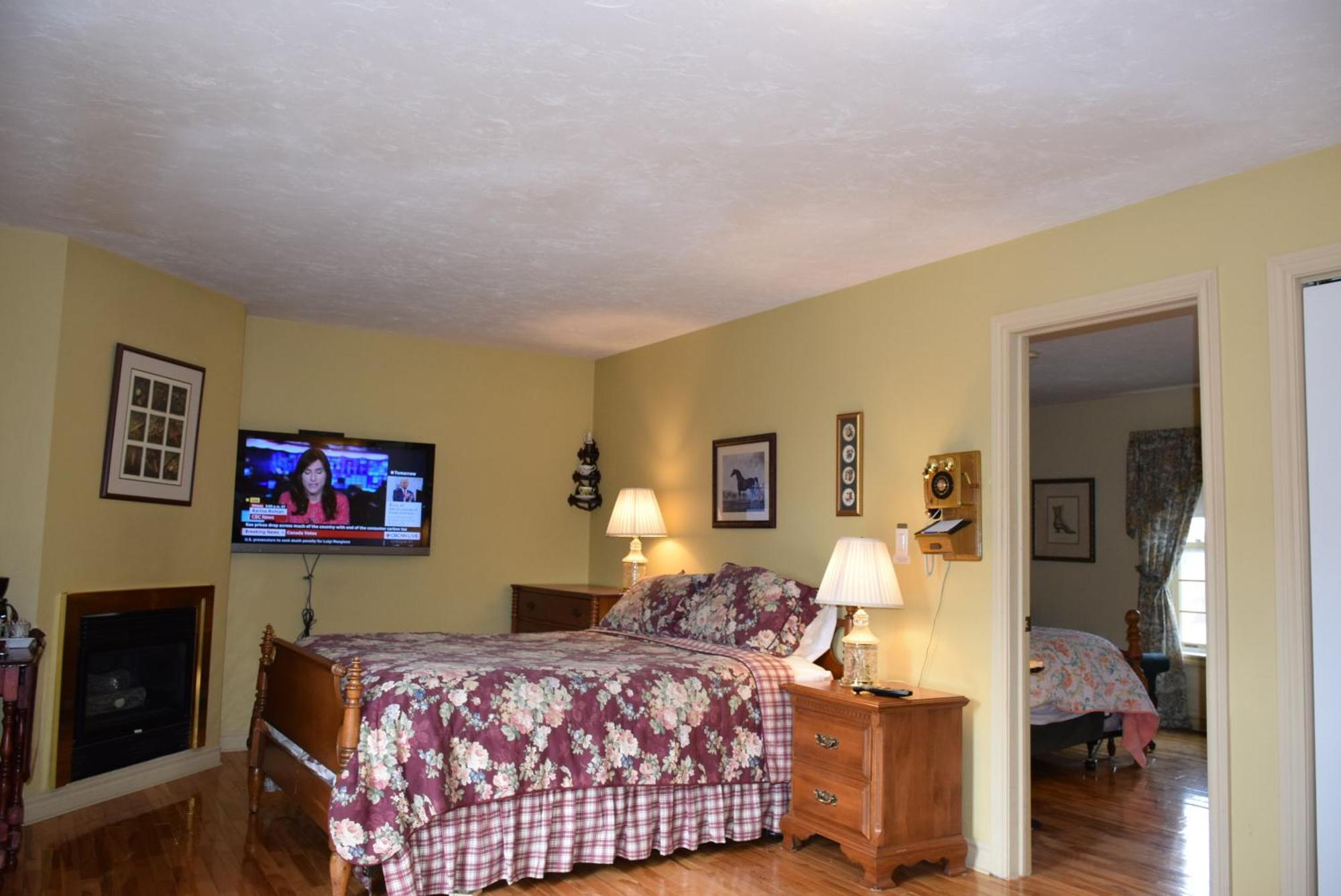 Auberge Wild Rose Inn Moncton Exterior photo